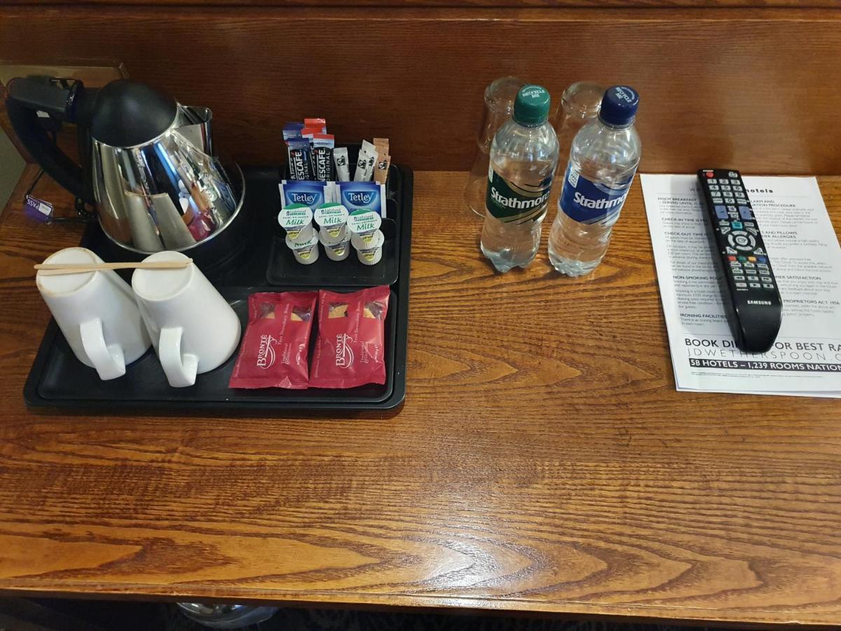 The Hatchet Inn Wetherspoon Newbury  Esterno foto